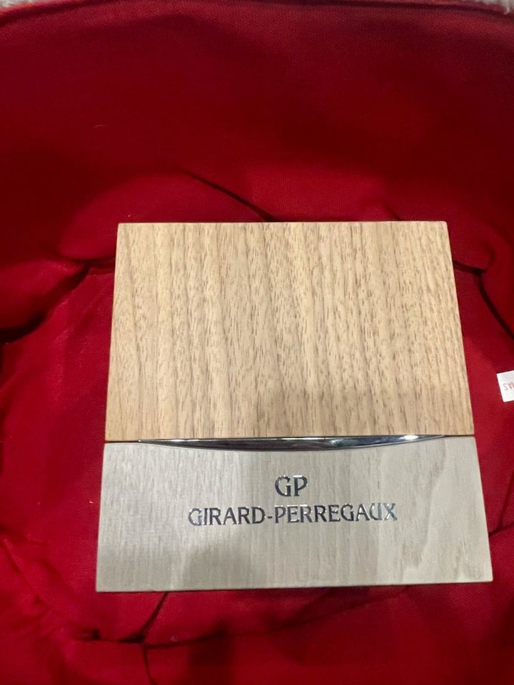 Great condition Girard Perregaux 49580-52-851-BAGA Classique Elegance Flyback 18k Rose Gold Watch